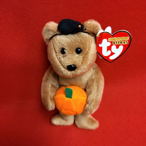 Hocus The Bear Holding Pumpkin Spider on Head 2005 The Halloweenie Beanies Colle - Picture 3 of 12
